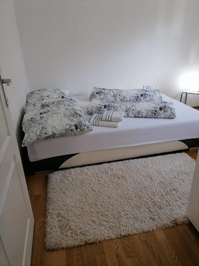 Airport Apartment Surcin Экстерьер фото