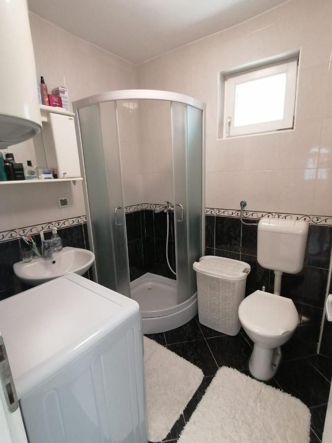 Airport Apartment Surcin Экстерьер фото