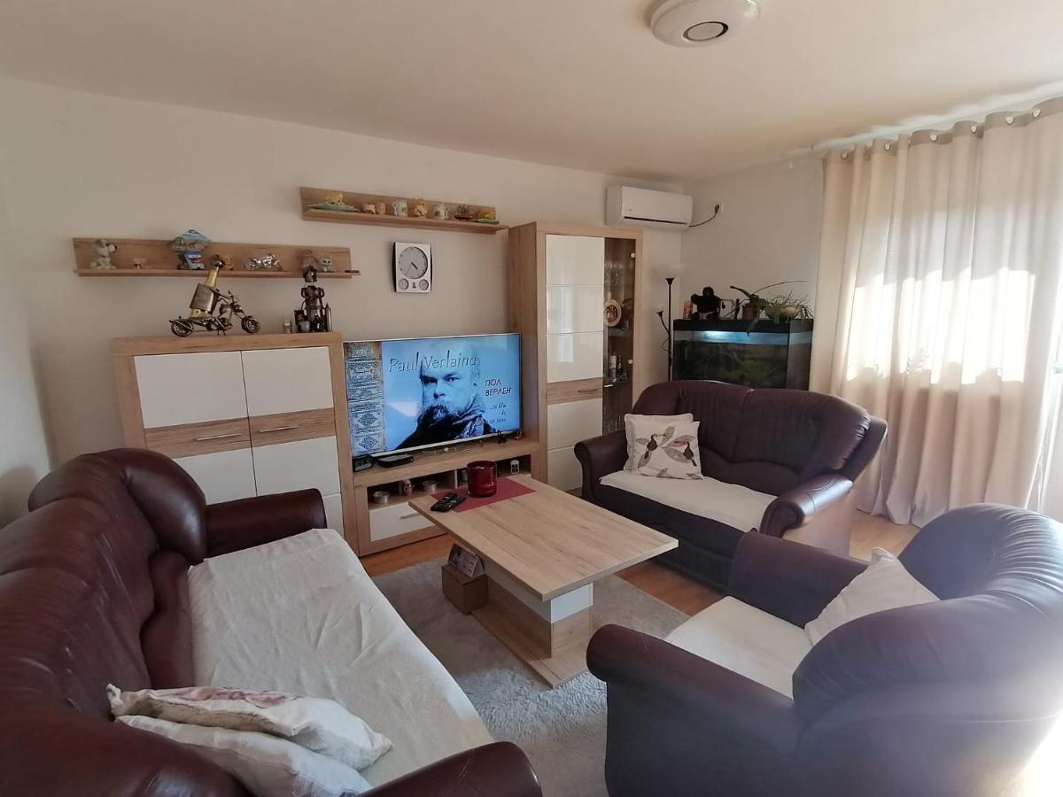 Airport Apartment Surcin Экстерьер фото
