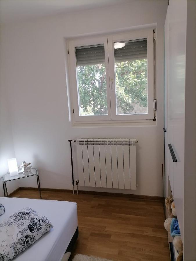 Airport Apartment Surcin Экстерьер фото